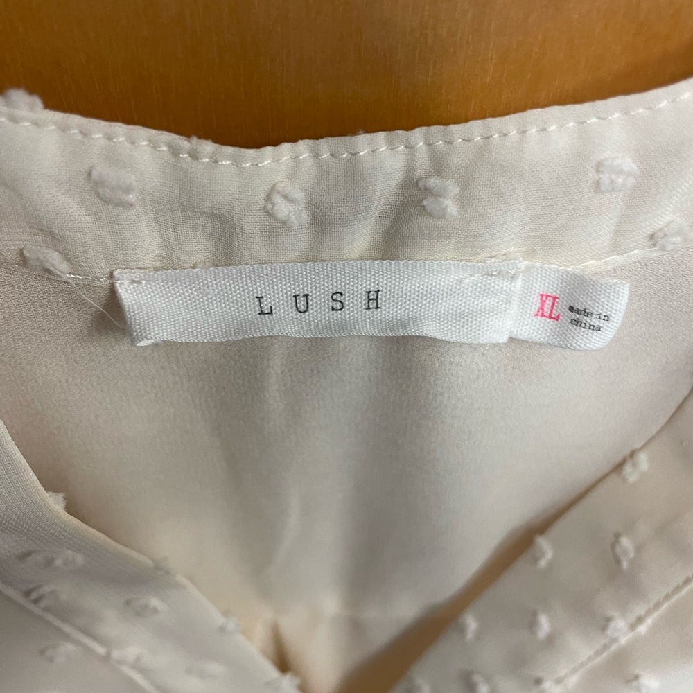 Lush Warren Clip Dot Blouse Off-White XL – From Stitch Fix - Picture 3 of 7